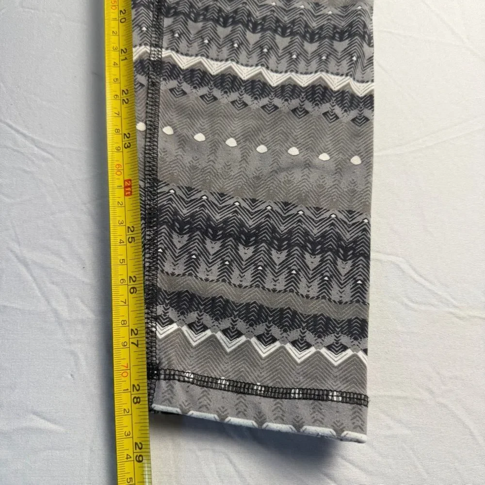 Alo Yoga full length low waisted black gray Print Leggings medium
